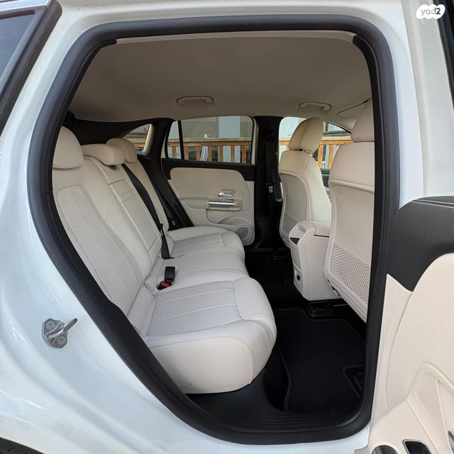 מרצדס-בנץ EQA