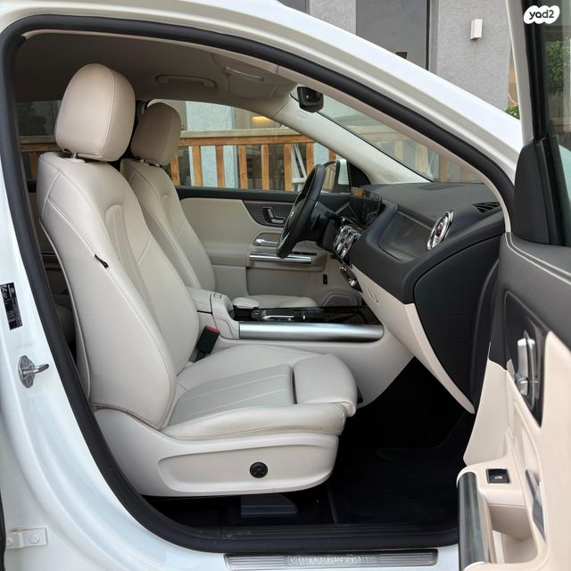 מרצדס-בנץ EQA