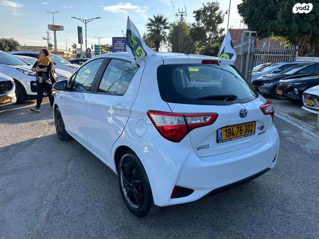 טויוטה יאריס