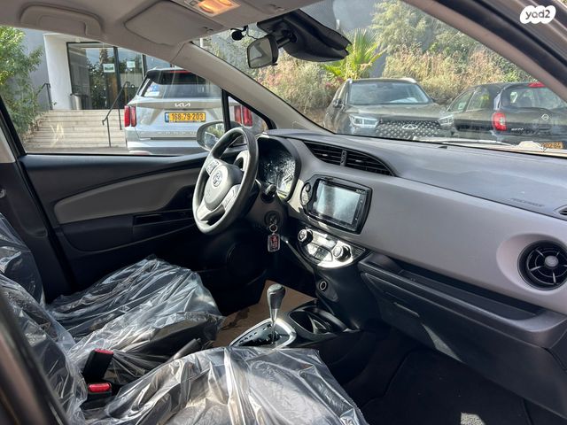 טויוטה יאריס