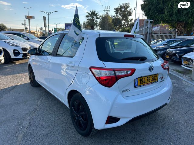 טויוטה יאריס