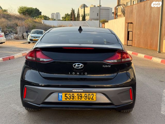 יונדאי איוניק