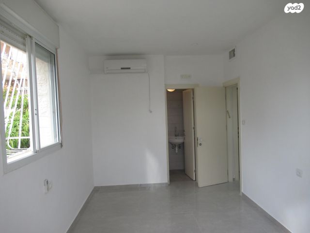 דירה, הרבי מנדבורנא 32, הדקל, ביתר עילית