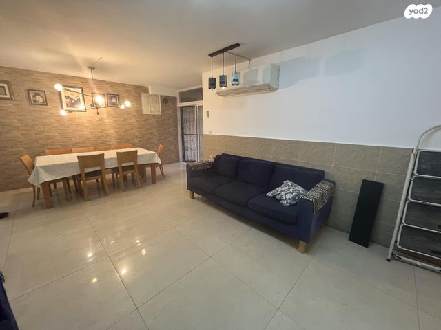 דירה, אביר יעקב 30, נווה יעקב, ירושלים