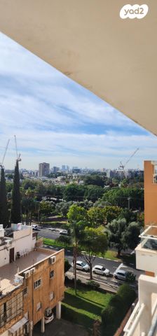 ד"ר אברהם אליהו הרכבי 27