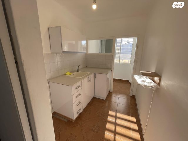 אפרים צור 53