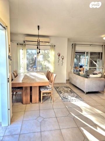 שדרות ניל"י 28