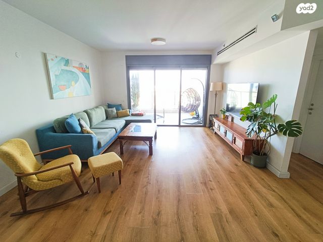 דירה, יצחק שמיר 10, רמת הדר, גבעת שמואל