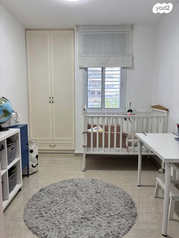 דירה, שדרות בן גוריון 10, בן גוריון, חולון