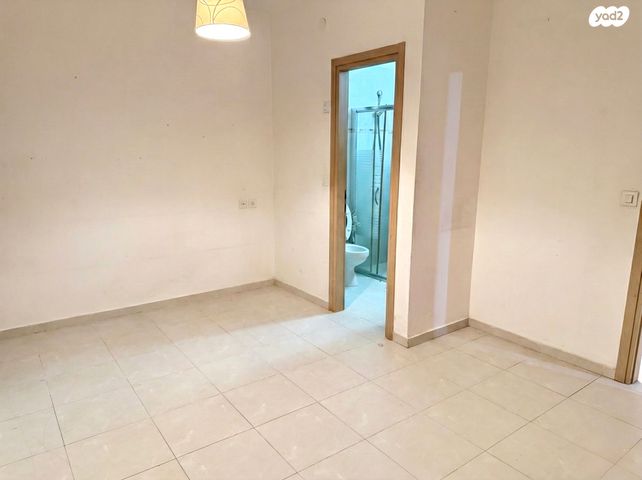 דירה, יקינטון 13, גבעת הרקפות, קרית ביאליק