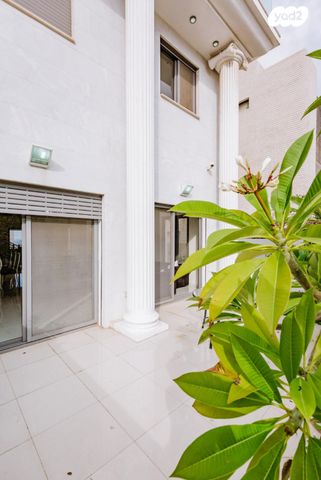 בית פרטי/ קוטג', הזוהר 16, נוף הטיילת, נתניה