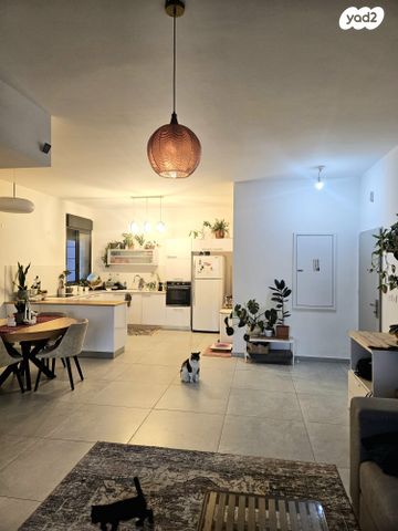 דירה, נעמי שמר 18, נאות אפק, אפקה, קרית ביאליק