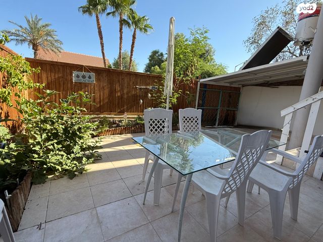 דירת גן, אדום 181, האשל, אילת