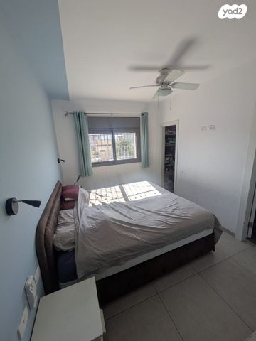 דירת גן, דוכיפת 11, סנסן, צור הדסה