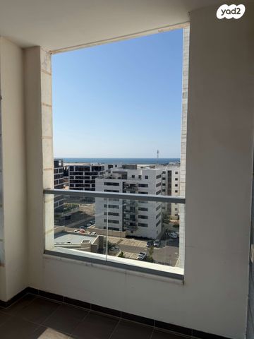 דירה, האנפה 18, החותרים, טירת כרמל