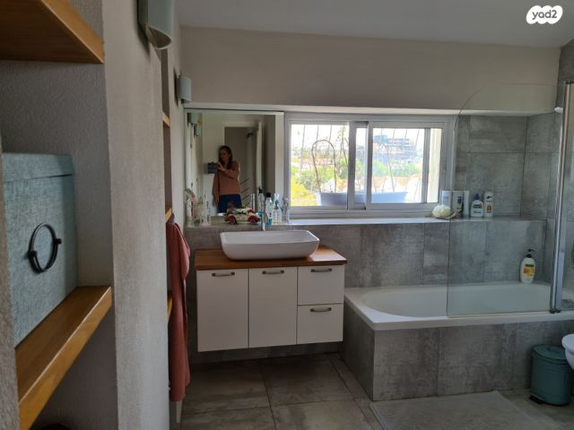 טריפלקס, ערוגות 4, הרצליה הירוקה, נווה עובד, הרצליה