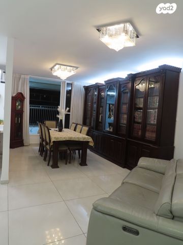 ד"ר נתן בירנבוים 5