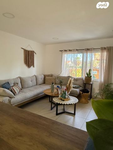 דירת גן, אדום 181, האשל, אילת