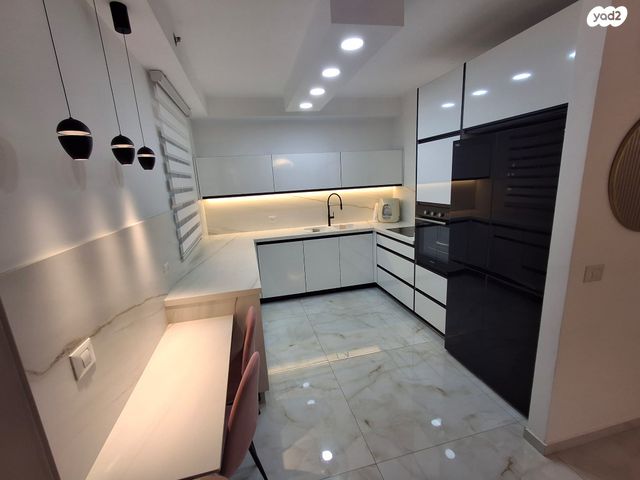 דירה, דרך הפארק 23, קרית השרון, נתניה