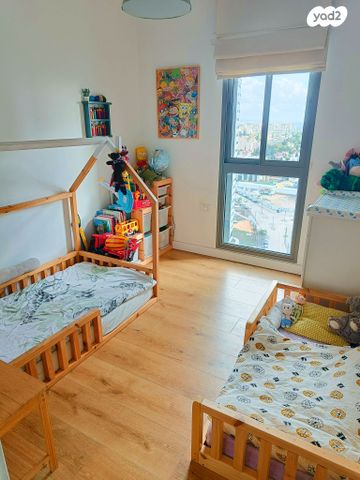 דירה, יצחק שמיר 10, רמת הדר, גבעת שמואל