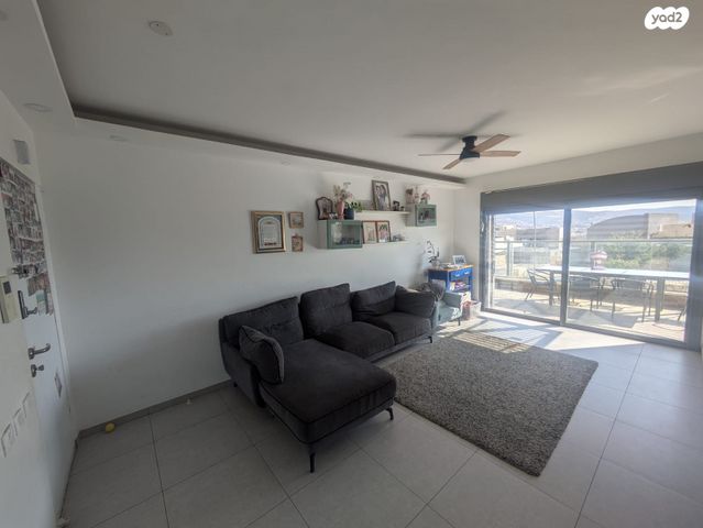 דירת גן, דוכיפת 11, סנסן, צור הדסה