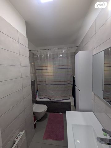 דירת גן, דוכיפת 11, סנסן, צור הדסה