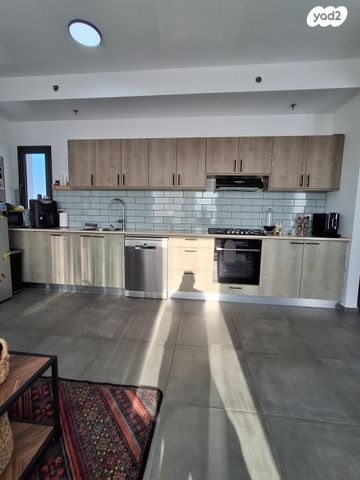 דירה, דרך השלום 16, שמעון פרס/ האצטדיון, נהריה