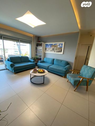 דירה, הרב ישעיהו משורר 14, הדר גנים, פתח תקווה