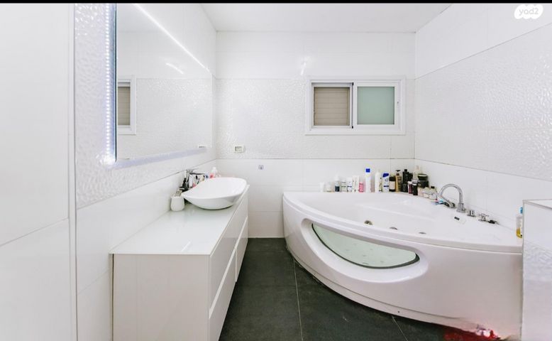 דירה, יהושע רבינוביץ 55, בן גוריון, חולון