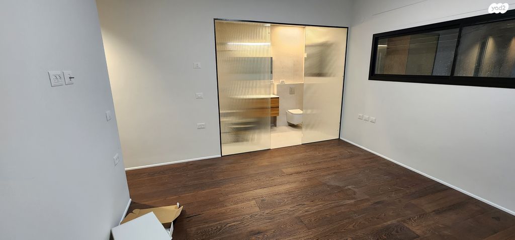 שולמית אלוני 3