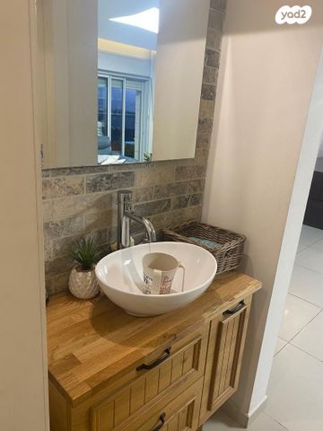 דירה, הרב ישעיהו משורר 14, הדר גנים, פתח תקווה