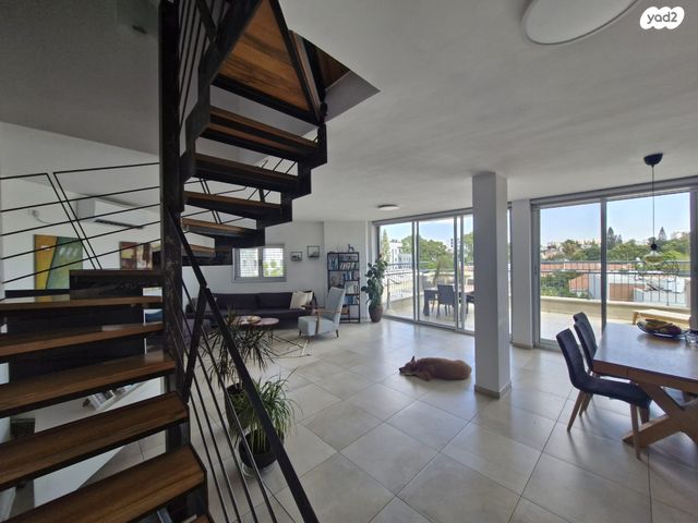 טריפלקס, ערוגות 4, הרצליה הירוקה, נווה עובד, הרצליה