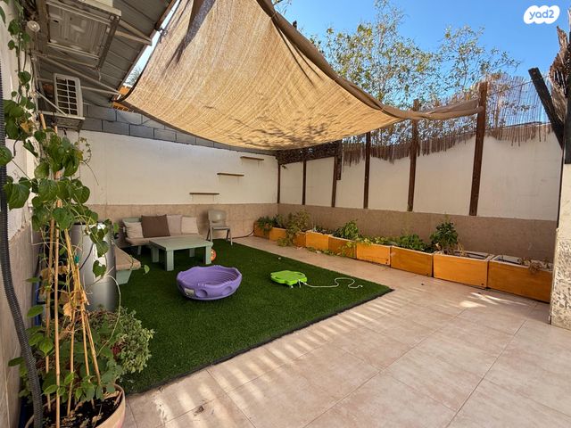 דירת גן, אדום 181, האשל, אילת