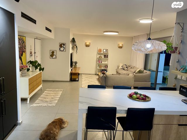 דירת גן, יקינטון 22, גבעת הרקפות, קרית ביאליק