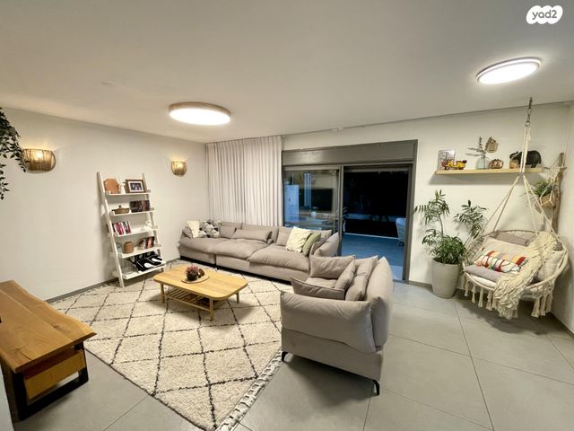 דירת גן, יקינטון 22, גבעת הרקפות, קרית ביאליק