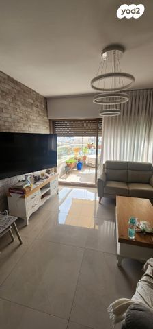 גג/ פנטהאוז, ד"ר אברהם אליהו הרכבי 27, תל חיים, תל אביב יפו