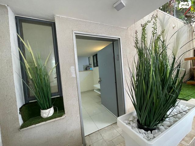 יחידת דיור, החרמון 13, אורנית, אורנית