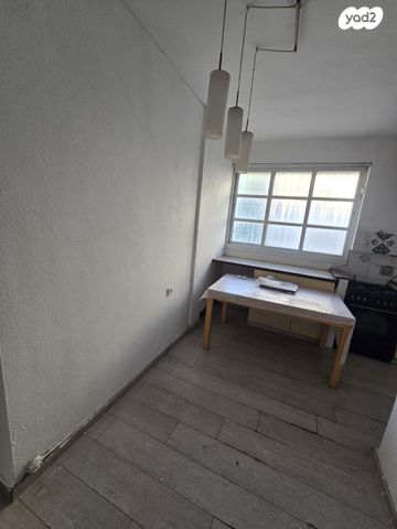 דירה, ד"ר שמואל אברהם פוזננסקי 8, תל חיים, תל אביב יפו