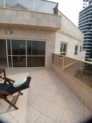 גג/ פנטהאוז, פייר קניג 37, נוף הטיילת, נתניה