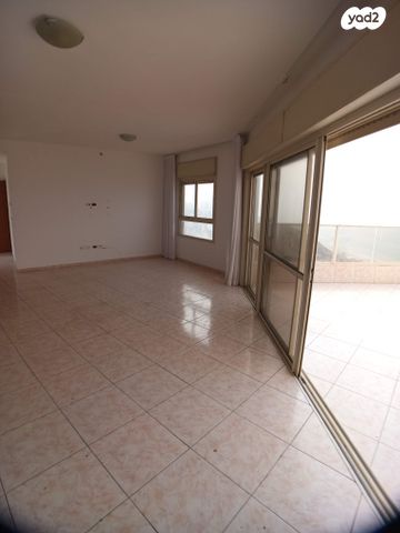 גג/ פנטהאוז, פייר קניג 37, נוף הטיילת, נתניה