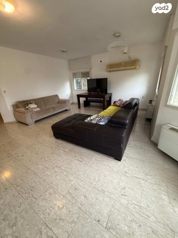 בית פרטי/ קוטג', שניר 133, שאר העיר, כפר ורדים