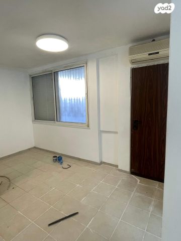 דירת גן, מנחם בן סרוק 7, מרכז, הרצליה