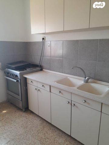 דירה, בר כוכבא 12, אחוזת כנרת, טבריה