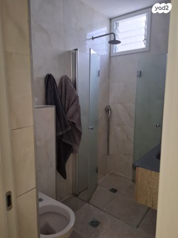 דירה, שדרות בר אילן 38, דרום מערב ותיק, בת ים