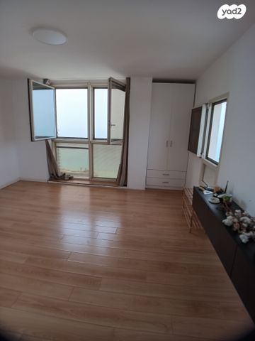 גג/ פנטהאוז, פייר קניג 37, נוף הטיילת, נתניה