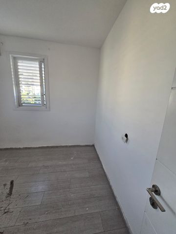 דירה, ד"ר שמואל אברהם פוזננסקי 8, תל חיים, תל אביב יפו