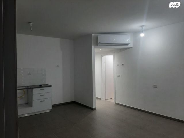 דירה, האנפה 14, החותרים, טירת כרמל