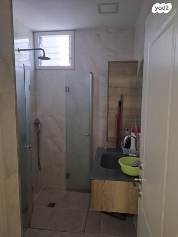 דירה, שדרות בר אילן 38, דרום מערב ותיק, בת ים