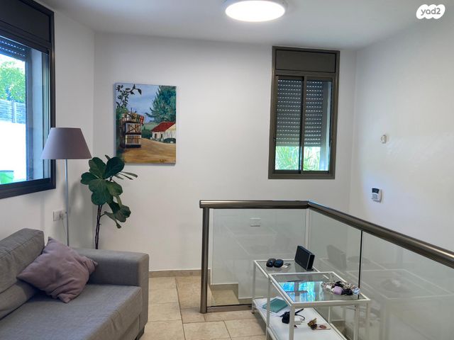 יחידת דיור, סמטת הצבעוני 8, גנות הדר, גנות הדר