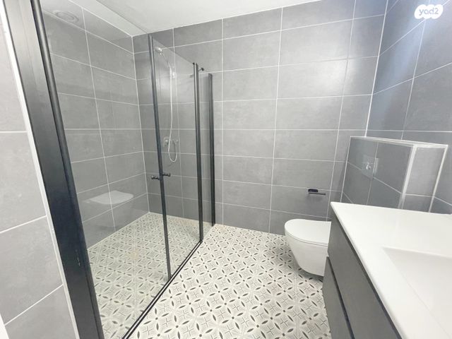 דירה, גרציאני יצחק 10, גני שרונה, קרית הממשלה, תל אביב יפו